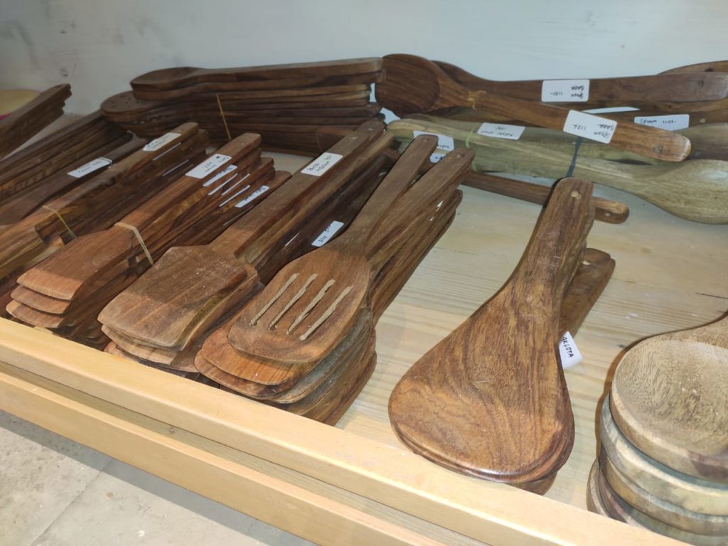 Wooden spatulas and stirrers. Photo© Adrish Zerowaste Organic Store