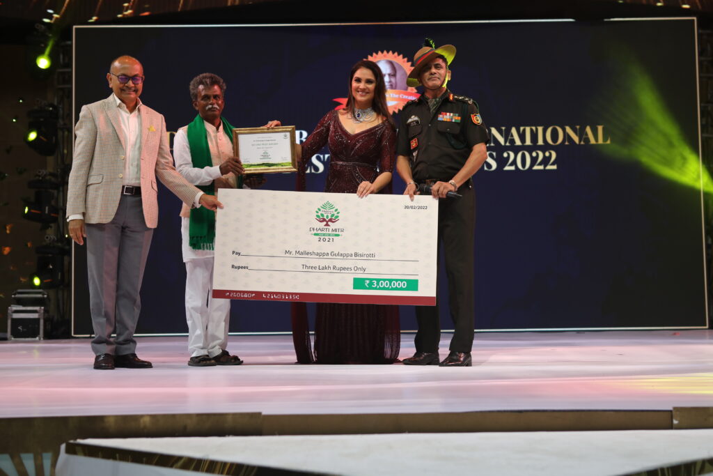 Malleshappa Gulappa Bisirotti from Karnataka who won the second prize of INR. 3 Lakhs-Pure & Eco India