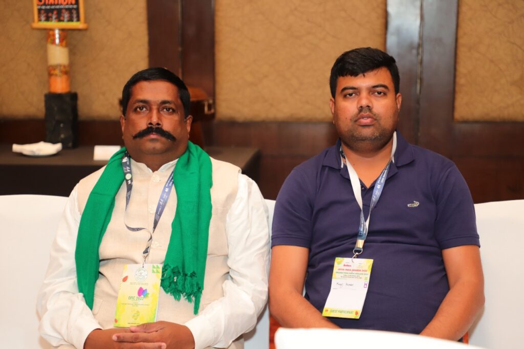 Organic Farmer Hanamanth Halaki (left)-Pure & Eco India